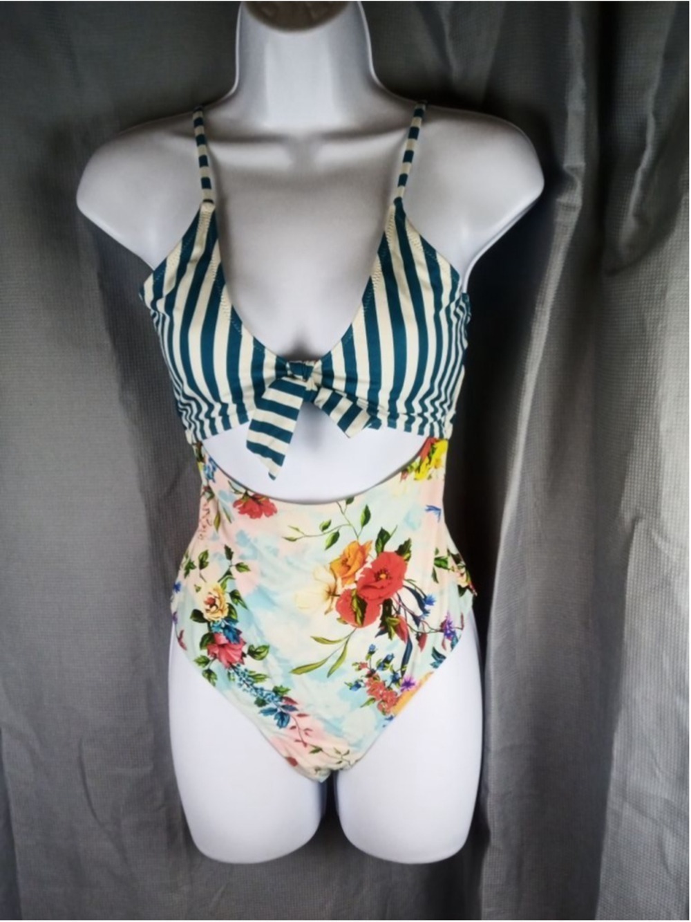 Women's Cupshe Striped Floral Cutout One Piece Swimsuit Blue White, size M